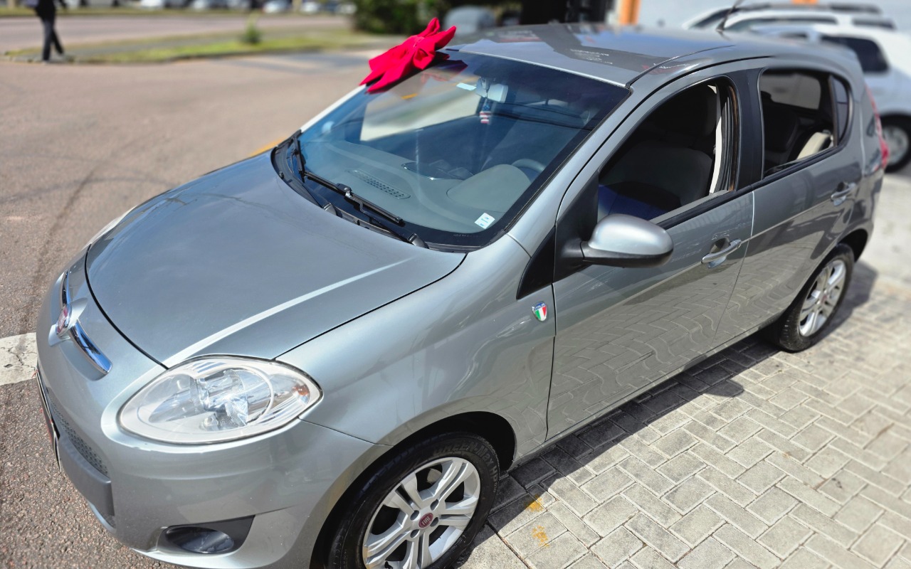 imagem-https://www.socarrao.com.br/sc-vehicle-images-prod/2260655/1782153092798-MjAyNjA2MjJfMTI1MzM1LmpwZw.jpg