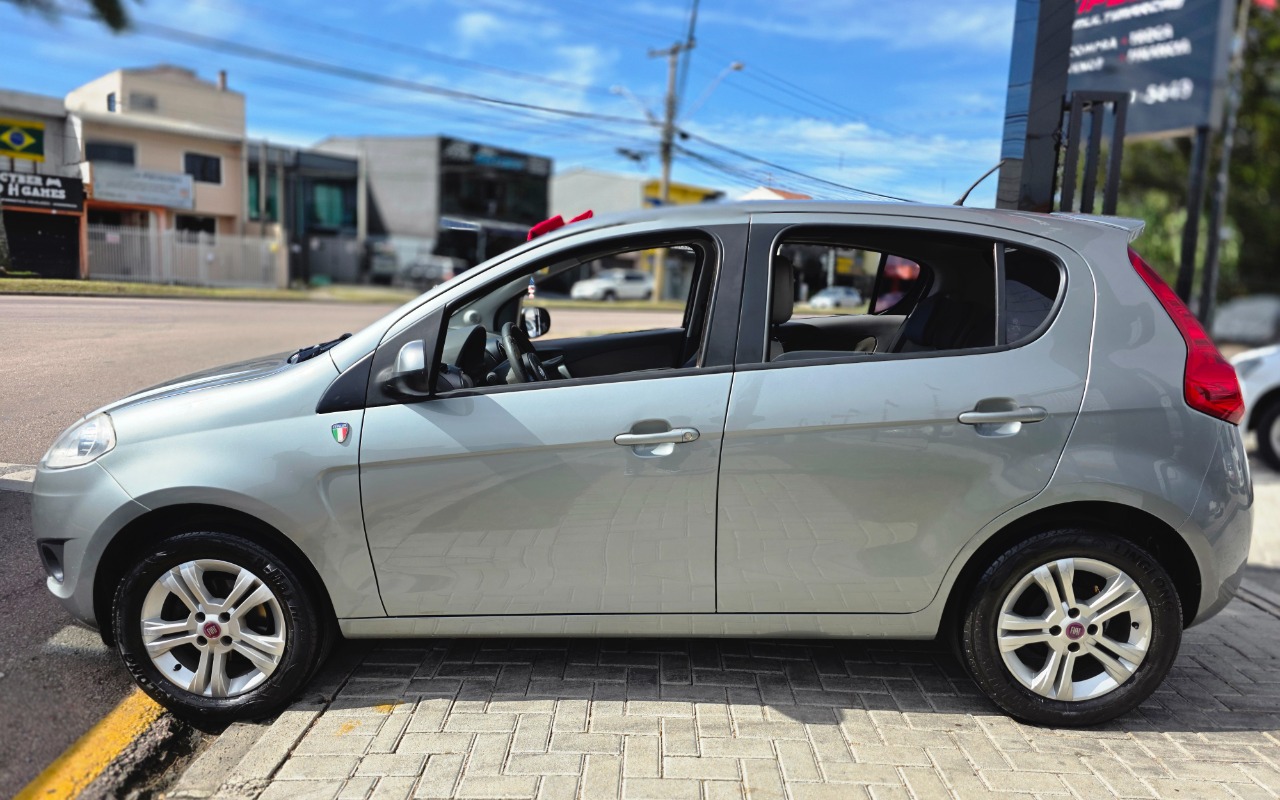 imagem-https://www.socarrao.com.br/sc-vehicle-images-prod/2260655/1782153092997-MjAyNjA2MjJfMTI1MzQ2LmpwZw.jpg