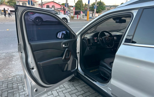 imagem-https://www.socarrao.com.br/sc-vehicle-images-prod/2260968/1782154938713-5242007a-8318-4fd9-9e0b-25d8fa5df3de.jpeg
