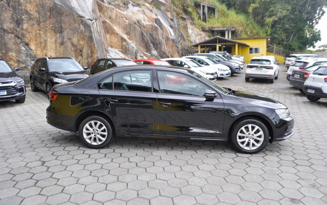 imagem-https://www.socarrao.com.br/sc-vehicle-images-prod/2261084/1782155673569-11052ea3a33d492697300e9d49d10104_1782155497982.jpg