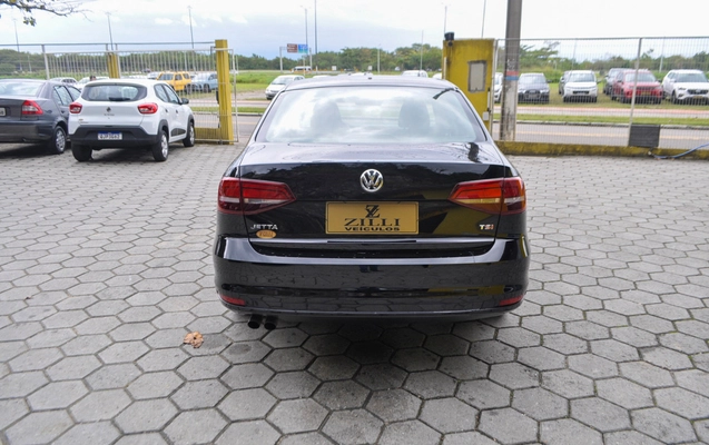 imagem-https://www.socarrao.com.br/sc-vehicle-images-prod/2261084/1782155673570-51181bf7d879408b93536853ba510a3e_1782155497990.jpg