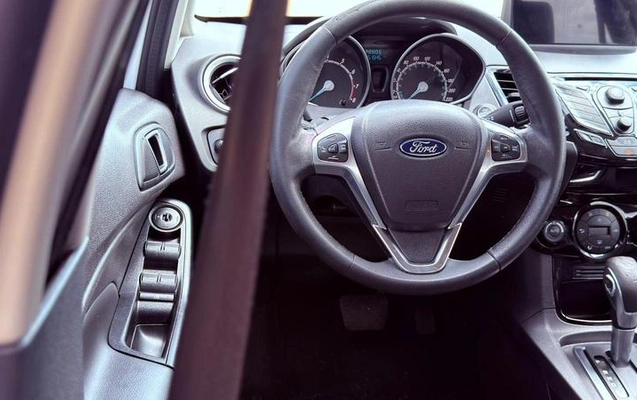 imagem-https://www.socarrao.com.br/sc-vehicle-images-prod/2261388/1784912114492-7749383_5_B_ed6f466536.jpeg