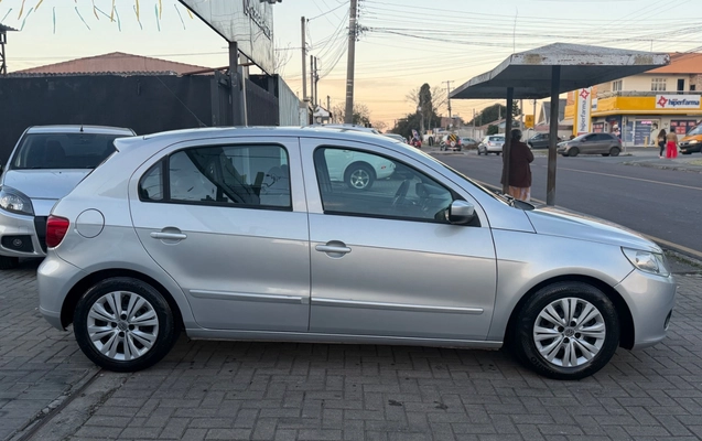 imagem-https://www.socarrao.com.br/sc-vehicle-images-prod/2261576/1787606101513-SU1HXzEwNzMuanBlZw.jpeg