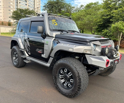 Troller T-4 2015 Preto — foto 1 de 3
