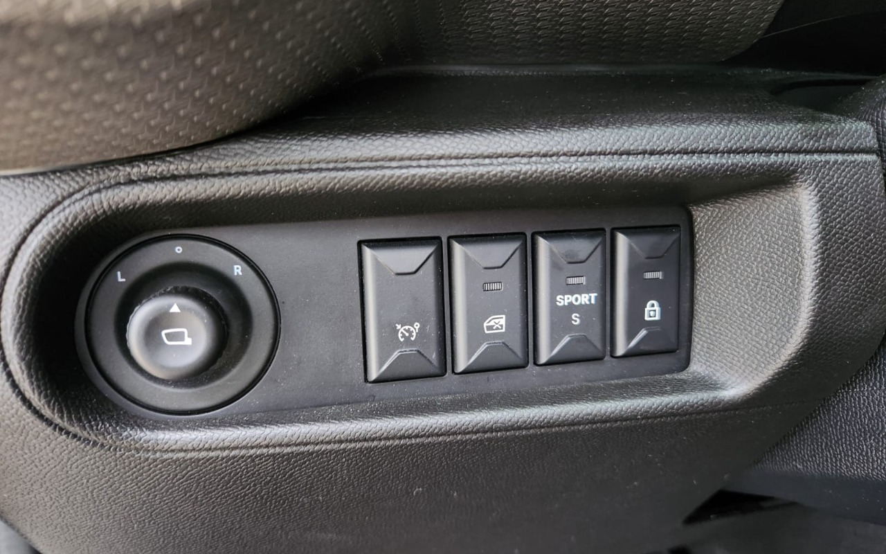 imagem-https://www.socarrao.com.br/sc-vehicle-images-prod/2261786/1782159466440-V2hhdHNBcHAgSW1hZ2UgMjAyNi0wNi0yMiBhdCAxNi4xNi4wOCAoMSkuanBlZw.jpeg