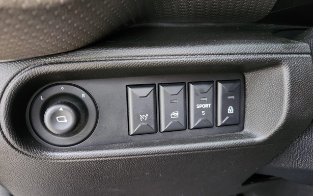 imagem-https://www.socarrao.com.br/sc-vehicle-images-prod/2261786/1782159466440-V2hhdHNBcHAgSW1hZ2UgMjAyNi0wNi0yMiBhdCAxNi4xNi4wOCAoMSkuanBlZw.jpeg