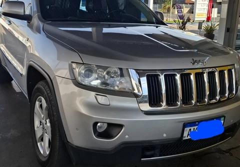 Jeep Grand Cherokee 2013 Prata — foto 1 de 2