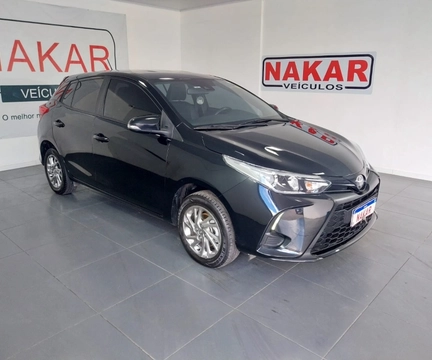 Toyota Yaris 2022 Preto — foto 1 de 3