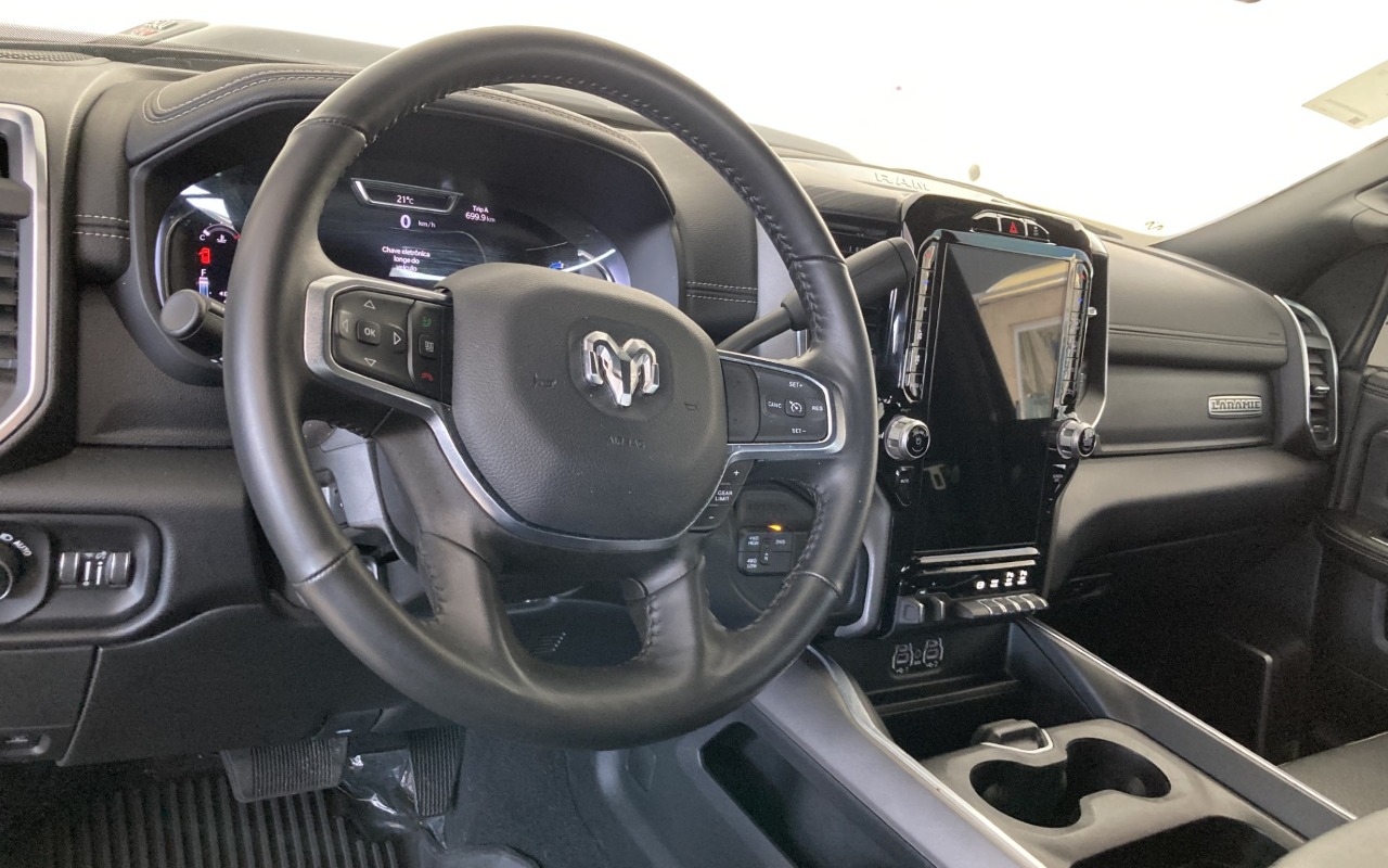 Ram 2500 2024 Cinza — foto 1 de 3