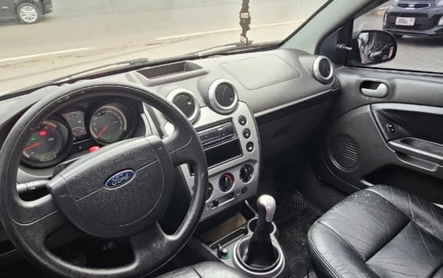 imagem-https://www.socarrao.com.br/sc-vehicle-images-prod/2272903/1782222255866-MGNiYWM2MmEtZGY3Zi00ZTgwLWI4MzctZWQxY2YyNmIxYzFjLmpwZw.jpg