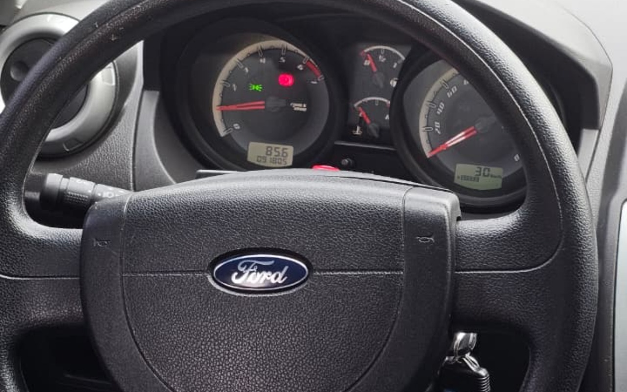 imagem-https://www.socarrao.com.br/sc-vehicle-images-prod/2272903/1782222256288-MDc1OTg3NWQtYTIzNC00YzZiLTk4OTgtZWFhMjYxYTAwOWVkLmpwZw.jpg