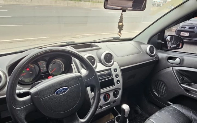 imagem-https://www.socarrao.com.br/sc-vehicle-images-prod/2272903/1782222256460-Y2Q0OWQyYTMtYzJlNC00M2JmLTkxNjktZjNkNTcwYjU5OGQyLmpwZw.jpg