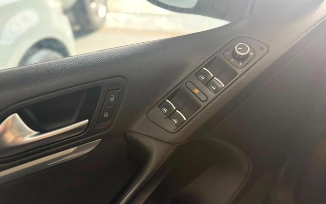 imagem-https://www.socarrao.com.br/sc-vehicle-images-prod/2272904/1786648413770-8203021_8_B_f7d47eee91.jpeg
