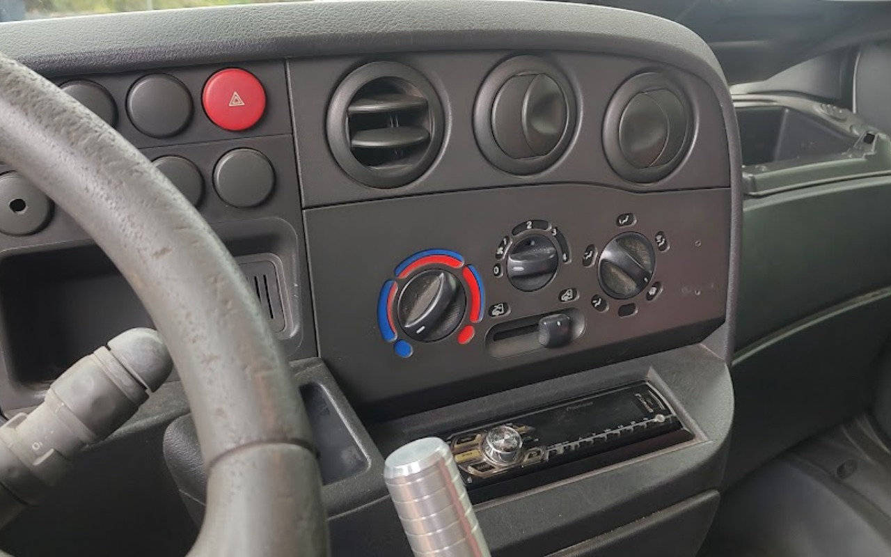 imagem-https://www.socarrao.com.br/sc-vehicle-images-prod/2272947/1782222500787-SU1HXzIwMjYwNjIzXzA5MzExMDc4NC5qcGc.jpg
