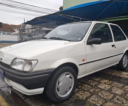 Ford Fiesta 1995 Branco — foto 1 de 3