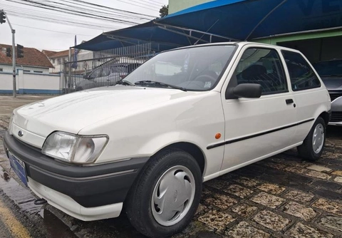 Ford Fiesta 1995 Branco — foto 1 de 3