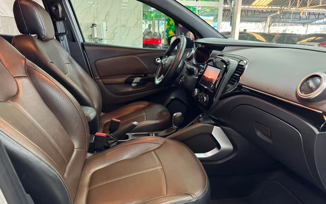 imagem-https://www.socarrao.com.br/sc-vehicle-images-prod/2273198/1782223838069-dcc71652659e41f1b30118829465d09e_1781619749221.jpg