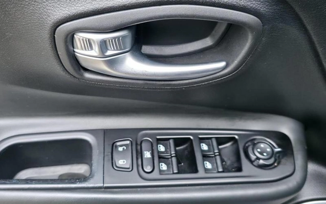 imagem-https://www.socarrao.com.br/sc-vehicle-images-prod/2273900/1789397545792-8176570_6_B_c799510681.jpeg