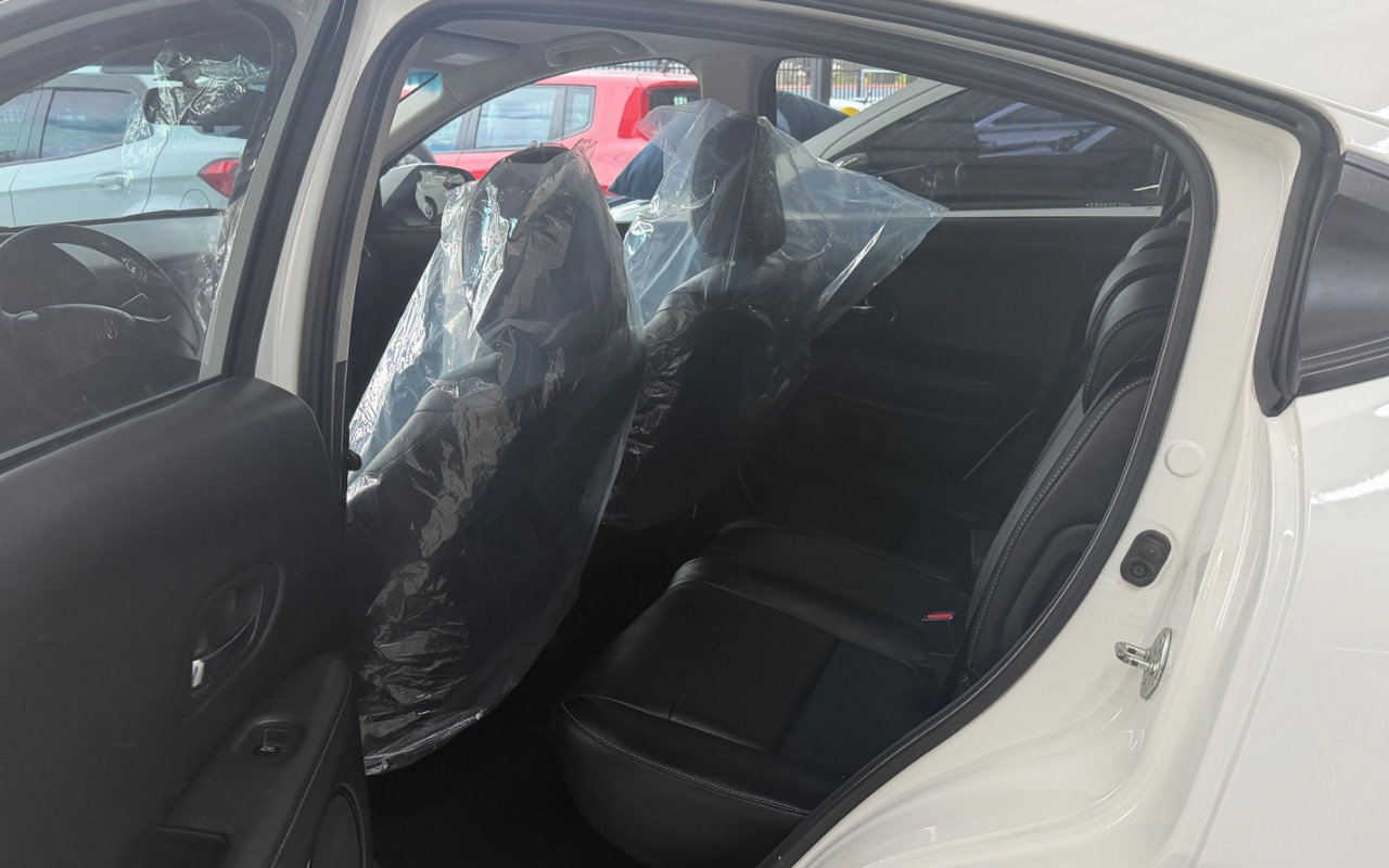 imagem-https://www.socarrao.com.br/sc-vehicle-images-prod/2274928/1782234349103-SU1HXzg4NTUuanBlZw.jpeg
