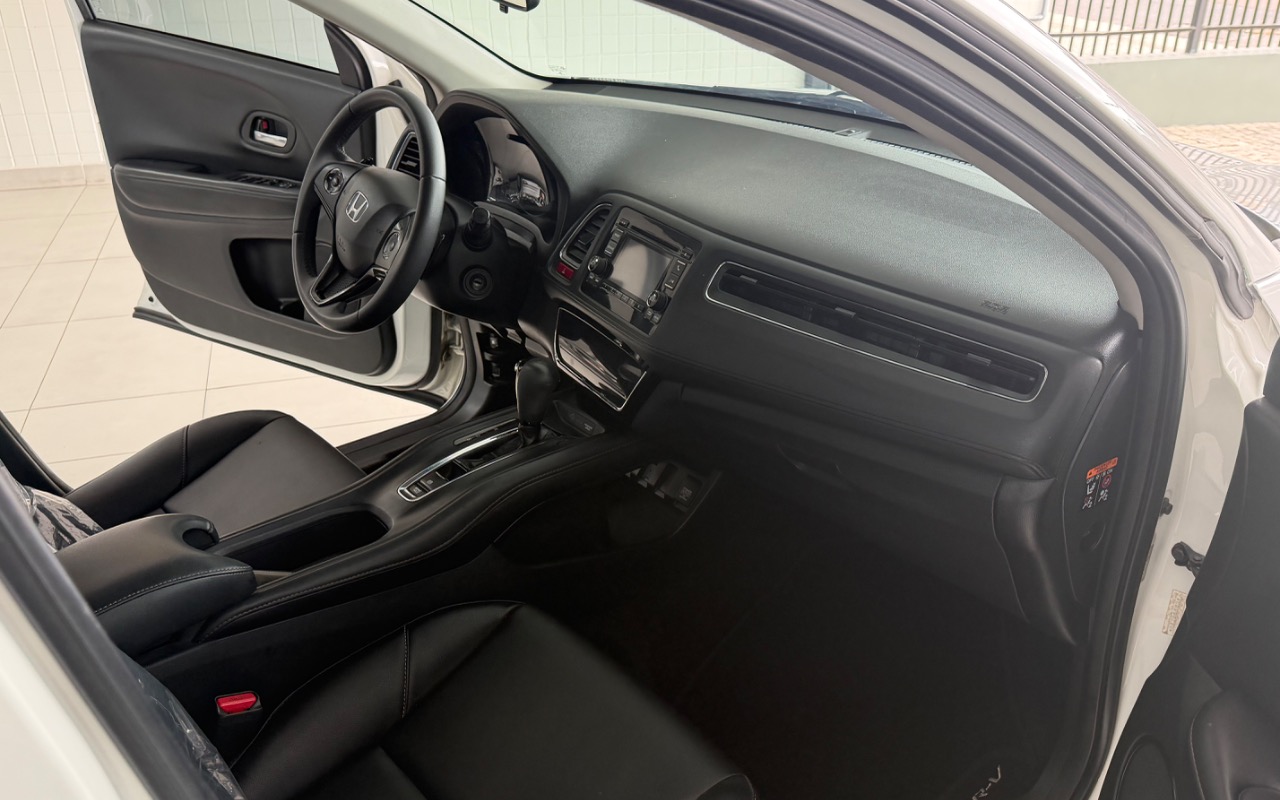 imagem-https://www.socarrao.com.br/sc-vehicle-images-prod/2274928/1782234349250-SU1HXzg4NTQuanBlZw.jpeg