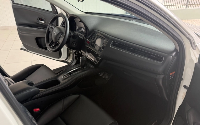 imagem-https://www.socarrao.com.br/sc-vehicle-images-prod/2274928/1782234349250-SU1HXzg4NTQuanBlZw.jpeg