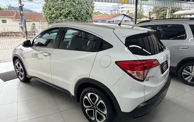 imagem-https://www.socarrao.com.br/sc-vehicle-images-prod/2274928/1782234349295-SU1HXzg4NTcuanBlZw.jpeg
