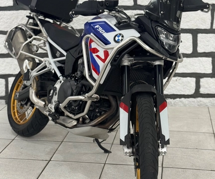BMW F 900 GS Trophy 2025 Branco — foto 1 de 3