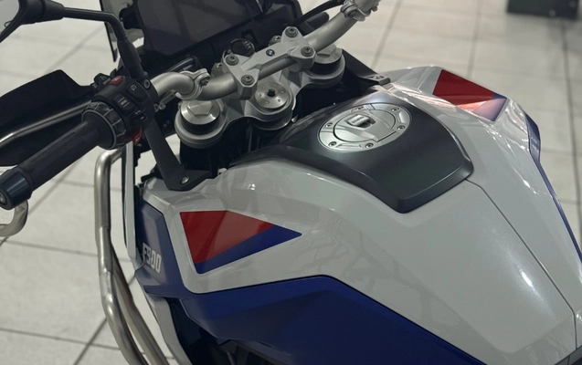 imagem-https://www.socarrao.com.br/sc-vehicle-images-prod/2275318/1786818287118-gb-2d75b03.jpeg