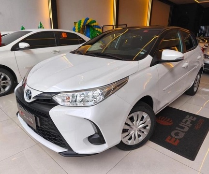 Toyota Yaris 2023 Branco — foto 1 de 3
