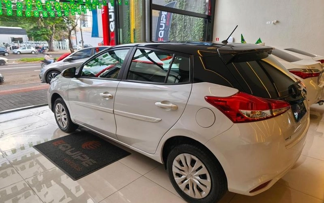 imagem-https://www.socarrao.com.br/sc-vehicle-images-prod/2275343/1789489056842-8162415_4_B_5dcd8dddb3.jpeg