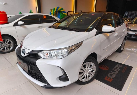 Toyota Yaris 2023 Branco — foto 1 de 3