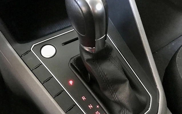 imagem-https://www.socarrao.com.br/sc-vehicle-images-prod/2275527/1786644027028-8QF4q6T617NTbPWZEewXT9V57QgkU7jt.jpg