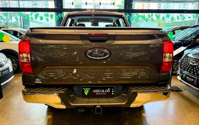 imagem-https://www.socarrao.com.br/sc-vehicle-images-prod/2275577/1787084150896-8214118_15_B_5109a10437.jpeg
