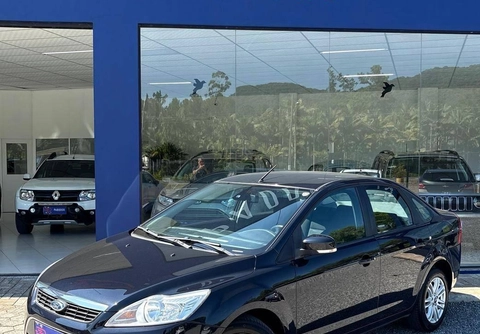 Ford Focus 2013 Preto — foto 1 de 3
