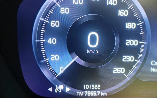imagem-https://www.socarrao.com.br/sc-vehicle-images-prod/2276087/1788877909999-8214387_11_B_573d50e815.jpeg