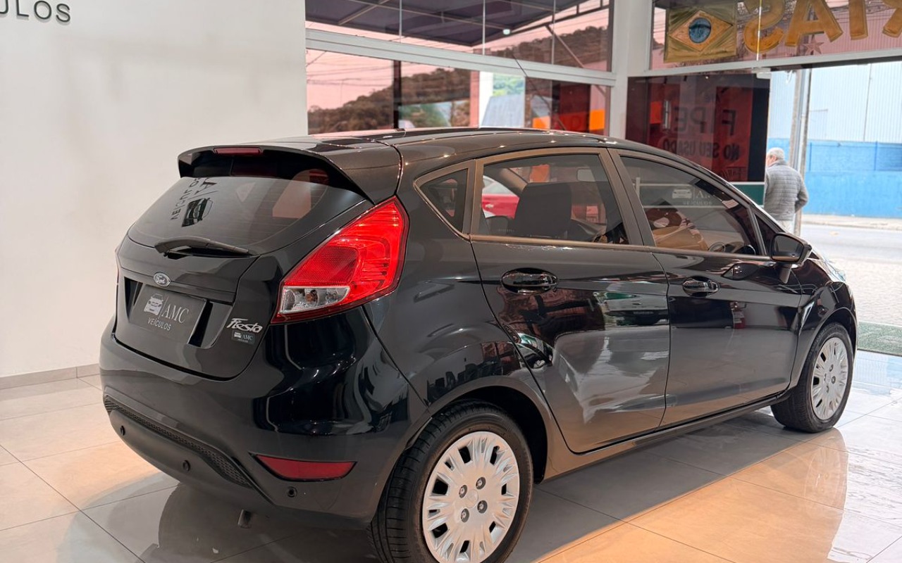 imagem-https://www.socarrao.com.br/sc-vehicle-images-prod/2276216/1782242189962-V2hhdHNBcHAgSW1hZ2UgMjAyNi0wNi0yMyBhdCAxNC4xOS4zMyAoMSkuanBlZw.jpeg
