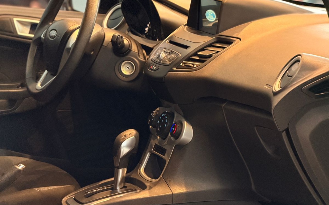 imagem-https://www.socarrao.com.br/sc-vehicle-images-prod/2276216/1782242190582-V2hhdHNBcHAgSW1hZ2UgMjAyNi0wNi0yMyBhdCAxNC4xOS4zNCAoMikuanBlZw.jpeg