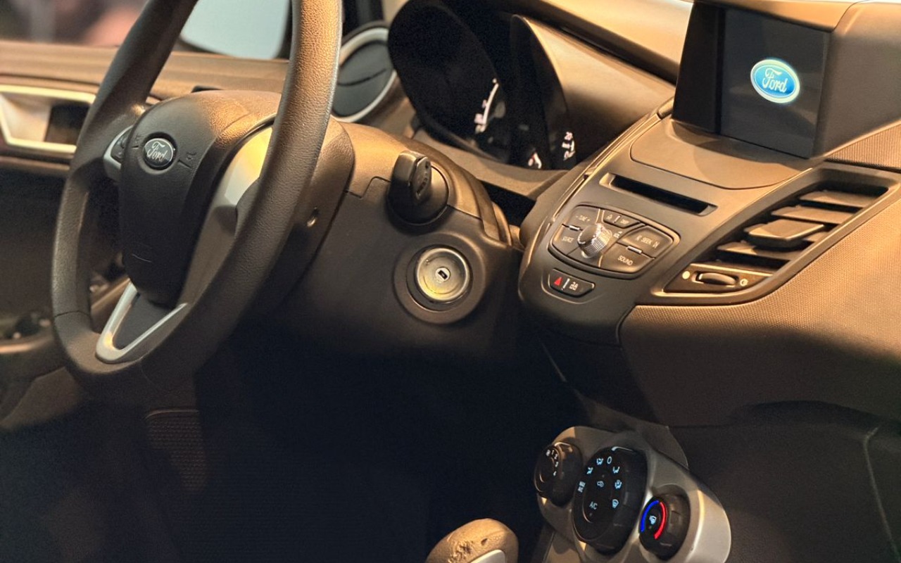 imagem-https://www.socarrao.com.br/sc-vehicle-images-prod/2276216/1782242190816-V2hhdHNBcHAgSW1hZ2UgMjAyNi0wNi0yMyBhdCAxNC4xOS4zNCAoMSkuanBlZw.jpeg