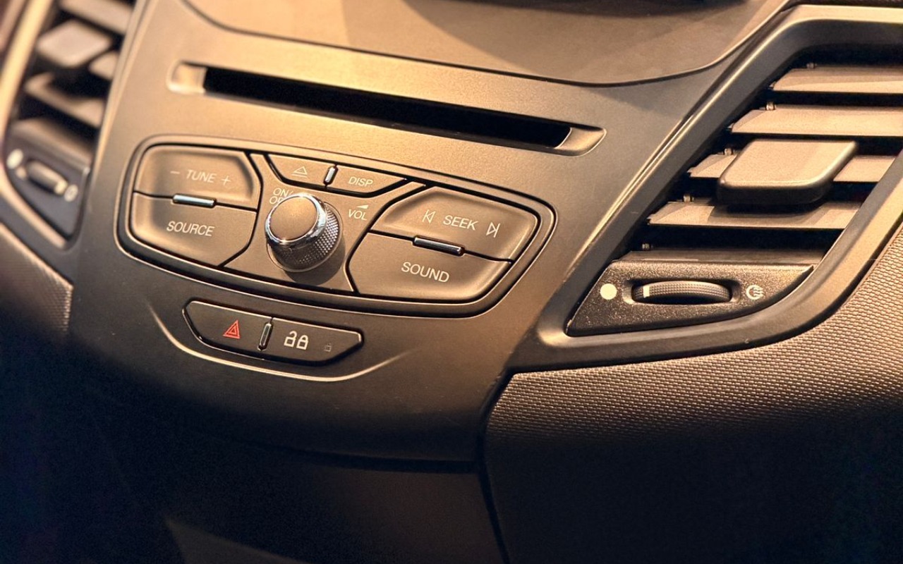 imagem-https://www.socarrao.com.br/sc-vehicle-images-prod/2276216/1782242191365-V2hhdHNBcHAgSW1hZ2UgMjAyNi0wNi0yMyBhdCAxNC4xOS4zNiAoMikuanBlZw.jpeg