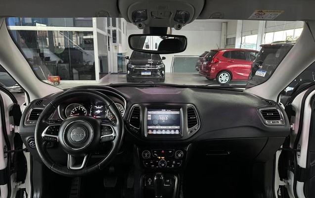imagem-https://www.socarrao.com.br/sc-vehicle-images-prod/2276649/1786042735803-8201285_9_B_06a005d052.jpeg