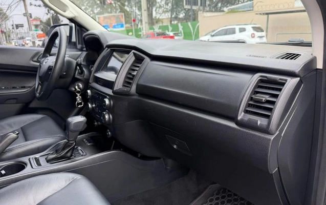 imagem-https://www.socarrao.com.br/sc-vehicle-images-prod/2276772/1784226619995-8215011_3_B_9aadd79c11.jpeg