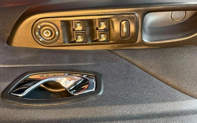 imagem-https://www.socarrao.com.br/sc-vehicle-images-prod/2277552/1784661606974-8201007_1_B_c2deba5ebf.jpeg