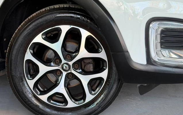 imagem-https://www.socarrao.com.br/sc-vehicle-images-prod/2277582/1789477650508-8199904_10_B_1cc8bac424.jpeg