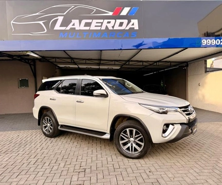 Toyota Hilux SW4 2017 Branco — foto 1 de 3