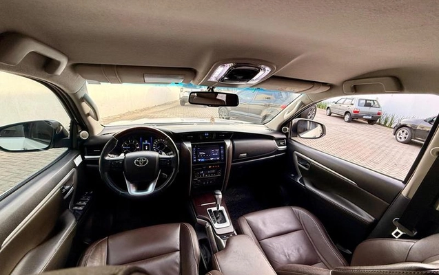 imagem-https://www.socarrao.com.br/sc-vehicle-images-prod/2278204/1783701100630-8205575_7_B_d3a1364bca.jpeg
