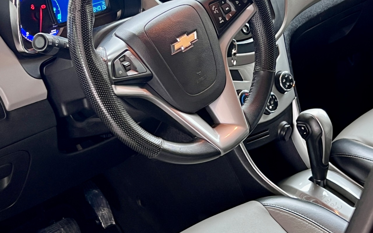 imagem-https://www.socarrao.com.br/sc-vehicle-images-prod/2279325/1782265491974-SU1HXzA0NDYuanBn.jpg