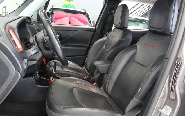 imagem-https://www.socarrao.com.br/sc-vehicle-images-prod/2287490/1788020192051-8214901_13_B_5a6173f637.jpeg