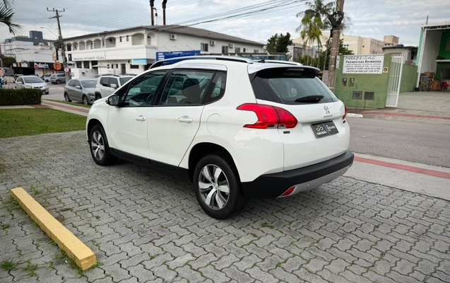 imagem-https://www.socarrao.com.br/sc-vehicle-images-prod/2287537/1782306615966-08bd0568-f16f-4795-b42e-c0fe29b07b82.jpg