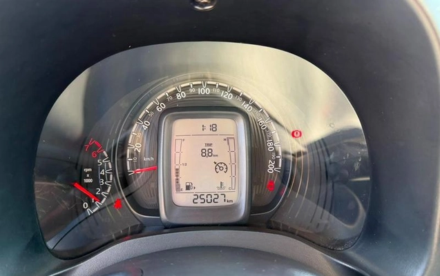 imagem-https://www.socarrao.com.br/sc-vehicle-images-prod/2287762/1789073969653-8200108_0_B_7b4a95f56b.jpeg