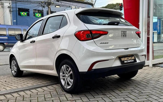 imagem-https://www.socarrao.com.br/sc-vehicle-images-prod/2288361/1783540707670-8215285_15_B_da3e340519.jpeg